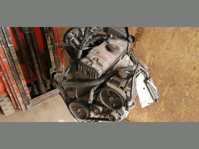 bontott PEUGEOT 206 Motor (Fűzött blokk hengerfejjel)