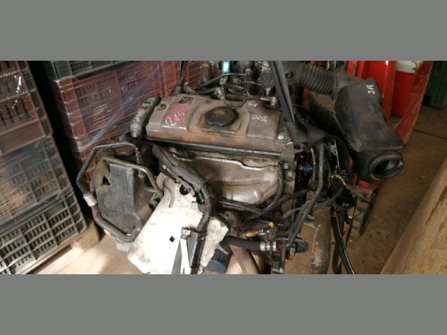 bontott PEUGEOT 206 Motor (Fűzött blokk hengerfejjel)