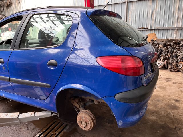 bontott PEUGEOT 206 Bal Féltengely