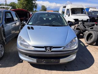 bontott PEUGEOT 206 Homlokfal (Üres lemez)