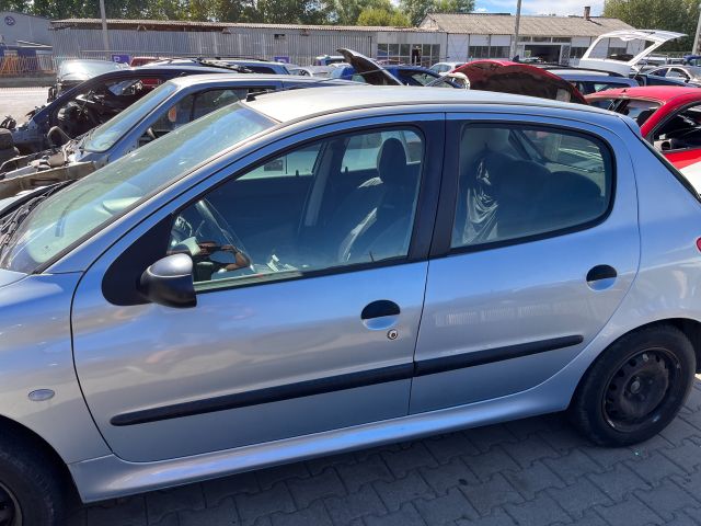 bontott PEUGEOT 206 Homlokfal (Üres lemez)