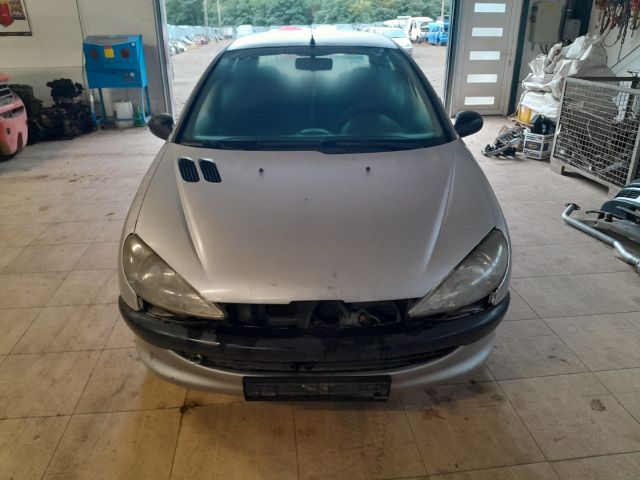 bontott PEUGEOT 206 Homlokfal (Üres lemez)