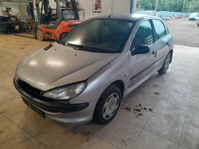 bontott PEUGEOT 206 Homlokfal (Üres lemez)