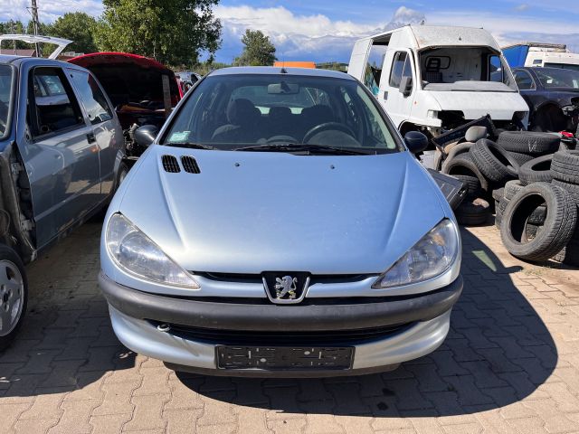 bontott PEUGEOT 206 Jobb első Csonkállvány Kerékaggyal