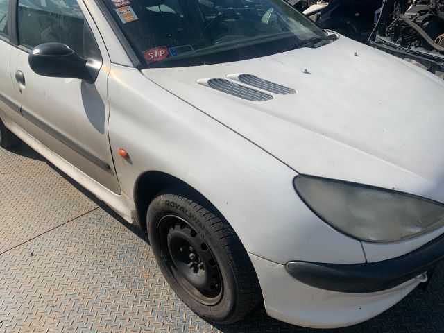 bontott PEUGEOT 206 Kiegyenlítő Tartály