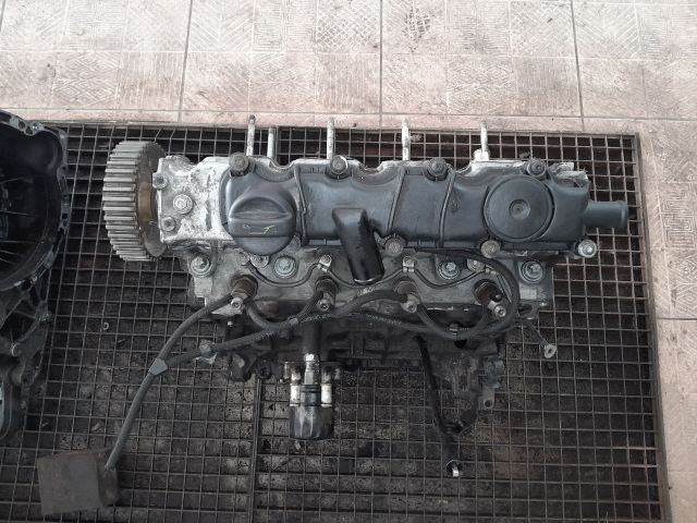 bontott PEUGEOT 206 Motor (Fűzött blokk hengerfejjel)