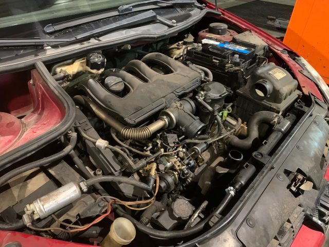 bontott PEUGEOT 206 Motor (Fűzött blokk hengerfejjel)