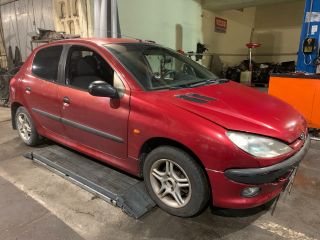 bontott PEUGEOT 206 Motor (Fűzött blokk hengerfejjel)