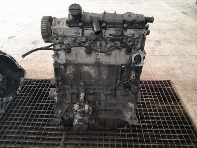 bontott PEUGEOT 206 Motor (Fűzött blokk hengerfejjel)