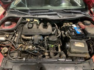 bontott PEUGEOT 206 Motor (Fűzött blokk hengerfejjel)