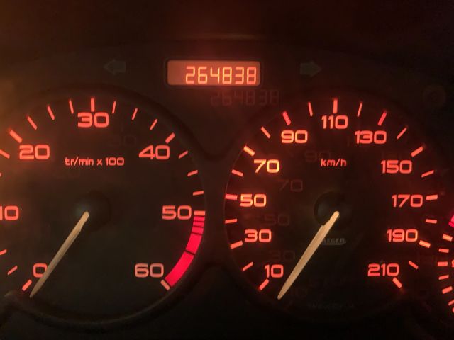 bontott PEUGEOT 206 Motor (Fűzött blokk hengerfejjel)