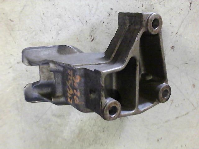 bontott PEUGEOT 206 Motor Tartó Bak (Fém)