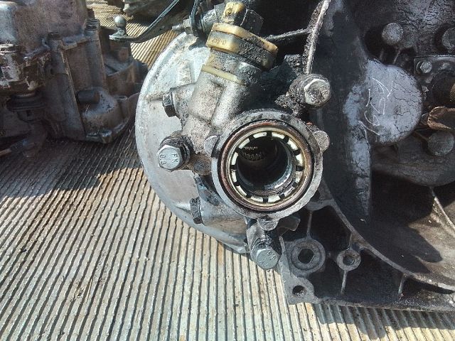 bontott PEUGEOT 206 Váltó (Mechanikus)