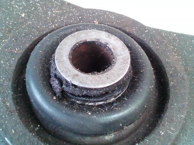 bontott PEUGEOT 206 Bal első Lengőkar