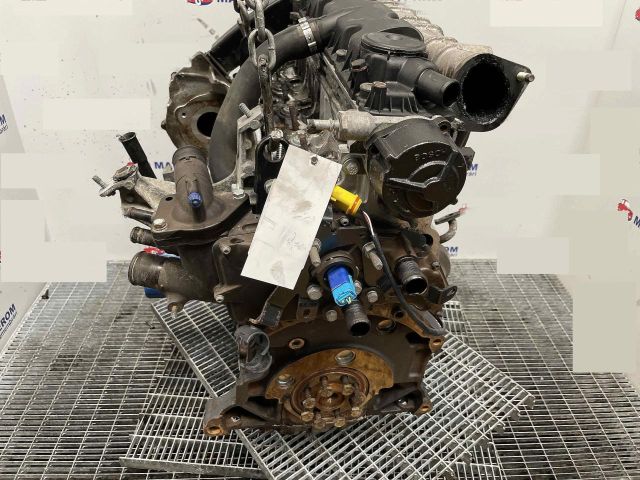 bontott PEUGEOT 206 Motor (Fűzött blokk hengerfejjel)