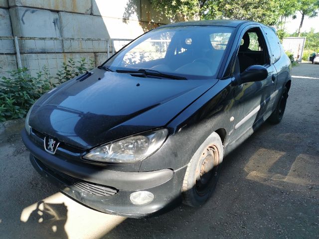 bontott PEUGEOT 206 Motor (Fűzött blokk hengerfejjel)