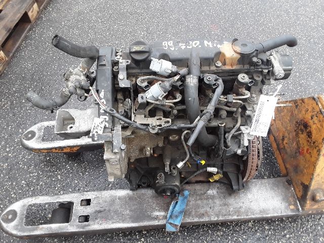 bontott PEUGEOT 206 Motor (Fűzött blokk hengerfejjel)