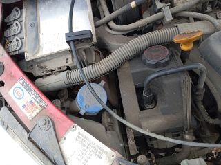 bontott PEUGEOT 206 Bal első Csonkállvány Kerékaggyal