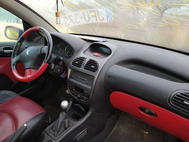 bontott PEUGEOT 206 Homlokfal (Üres lemez)