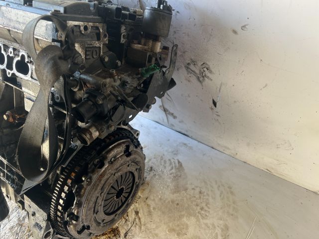 bontott PEUGEOT 206 Motor (Fűzött blokk hengerfejjel)