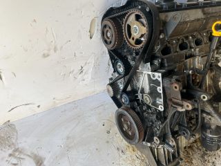 bontott PEUGEOT 206 Motor (Fűzött blokk hengerfejjel)