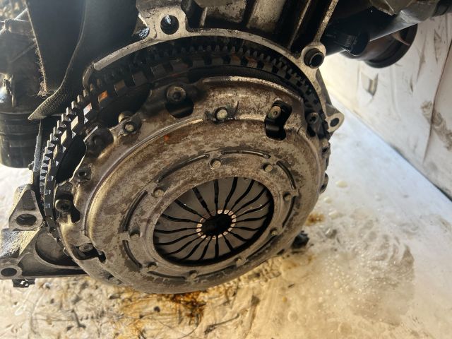 bontott PEUGEOT 206 Motor (Fűzött blokk hengerfejjel)