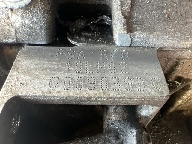 bontott PEUGEOT 206 Motor (Fűzött blokk hengerfejjel)