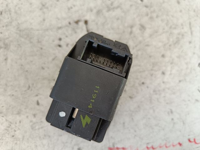 bontott PEUGEOT 206 Ablakemelő és Tükör Kapcsoló