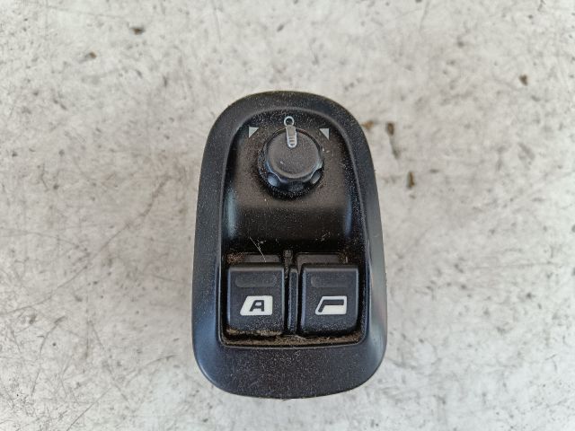 bontott PEUGEOT 206 Ablakemelő és Tükör Kapcsoló