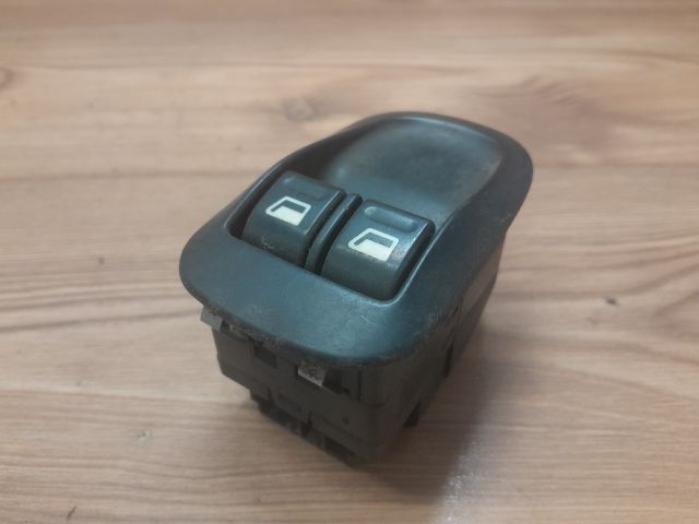 bontott PEUGEOT 206 Ablakemelő Kapcsoló Négyes / Kettes