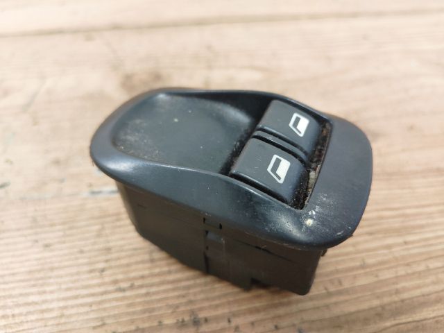 bontott PEUGEOT 206 Ablakemelő Kapcsoló Négyes / Kettes