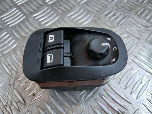 bontott PEUGEOT 206 Ablakemelő Kapcsoló Négyes / Kettes