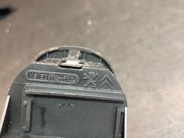 bontott PEUGEOT 206 Ablakemelő Kapcsoló Négyes / Kettes