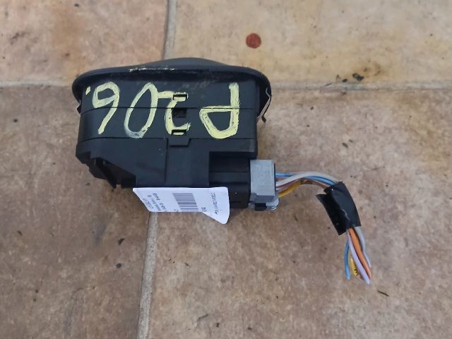 bontott PEUGEOT 206 Ablakemelő Kapcsoló Négyes / Kettes