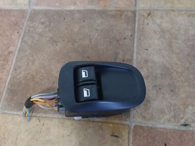 bontott PEUGEOT 206 Ablakemelő Kapcsoló Négyes / Kettes