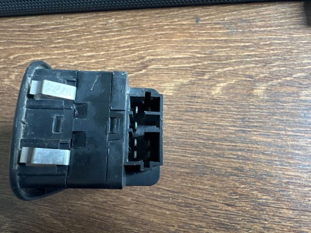 bontott PEUGEOT 206 Ablakemelő Kapcsoló Négyes / Kettes