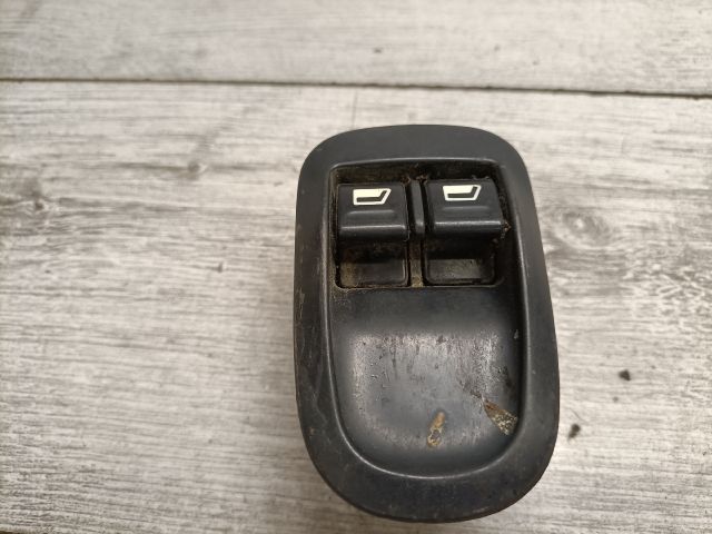 bontott PEUGEOT 206 Ablakemelő Kapcsoló Négyes / Kettes