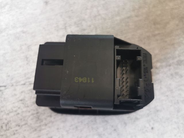 bontott PEUGEOT 206 Ablakemelő Kapcsoló Négyes / Kettes