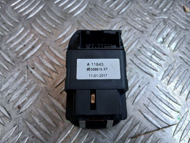 bontott PEUGEOT 206 Ablakemelő Kapcsoló Négyes / Kettes