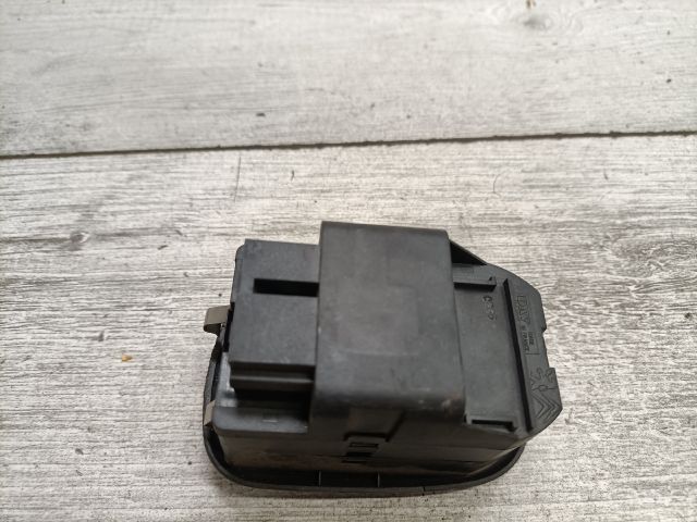 bontott PEUGEOT 206 Ablakemelő Kapcsoló Négyes / Kettes