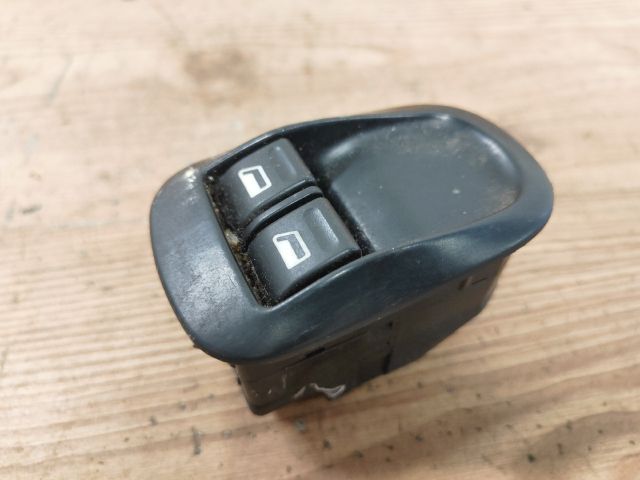 bontott PEUGEOT 206 Ablakemelő Kapcsoló Négyes / Kettes