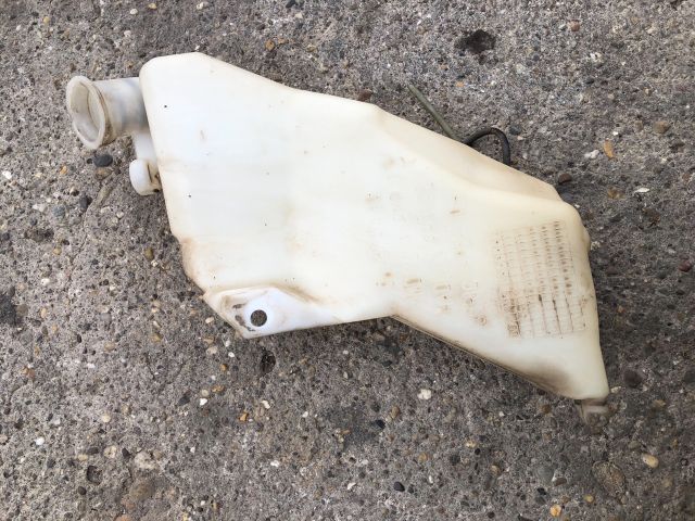 bontott PEUGEOT 206 Ablakmosó Tartály