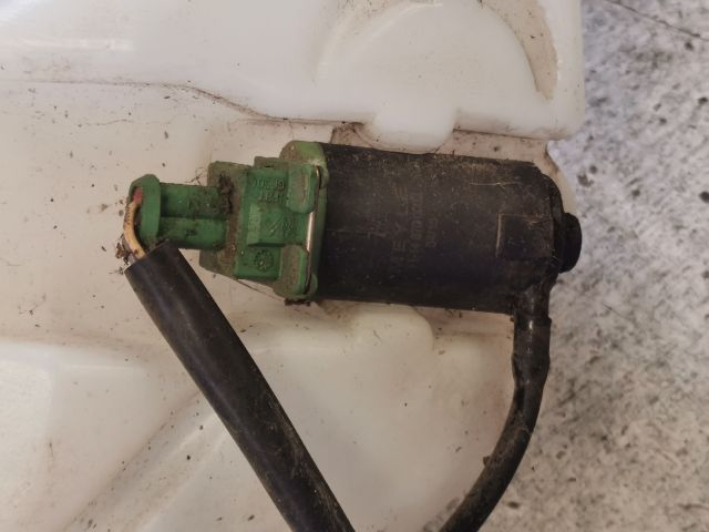 bontott PEUGEOT 206 Ablakmosó Tartály