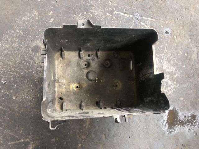 bontott PEUGEOT 206 Akkumulátor Tartó