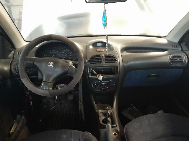 bontott PEUGEOT 206 Bal A Oszlop Burkolat