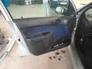 bontott PEUGEOT 206 Bal A Oszlop Burkolat