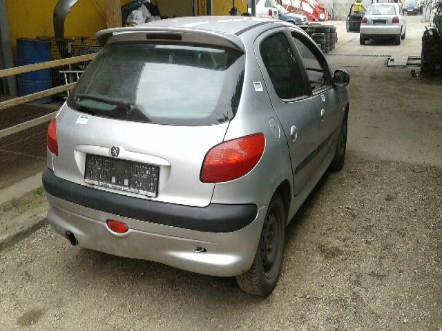 bontott PEUGEOT 206 Bal C Oszlop Burkolat