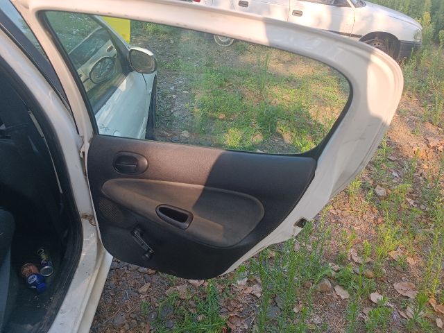 bontott PEUGEOT 206 Bal C Oszlop Burkolat