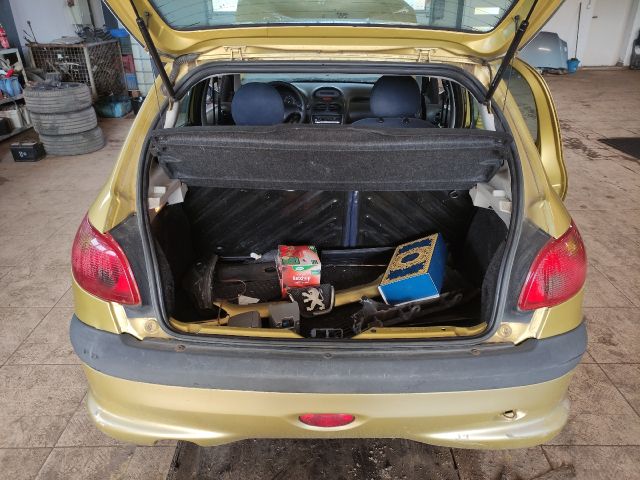 bontott PEUGEOT 206 Bal C Oszlop Burkolat