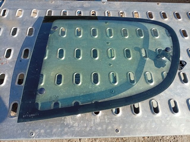 bontott PEUGEOT 206 Bal C Oszlop Oldalablak Üveg